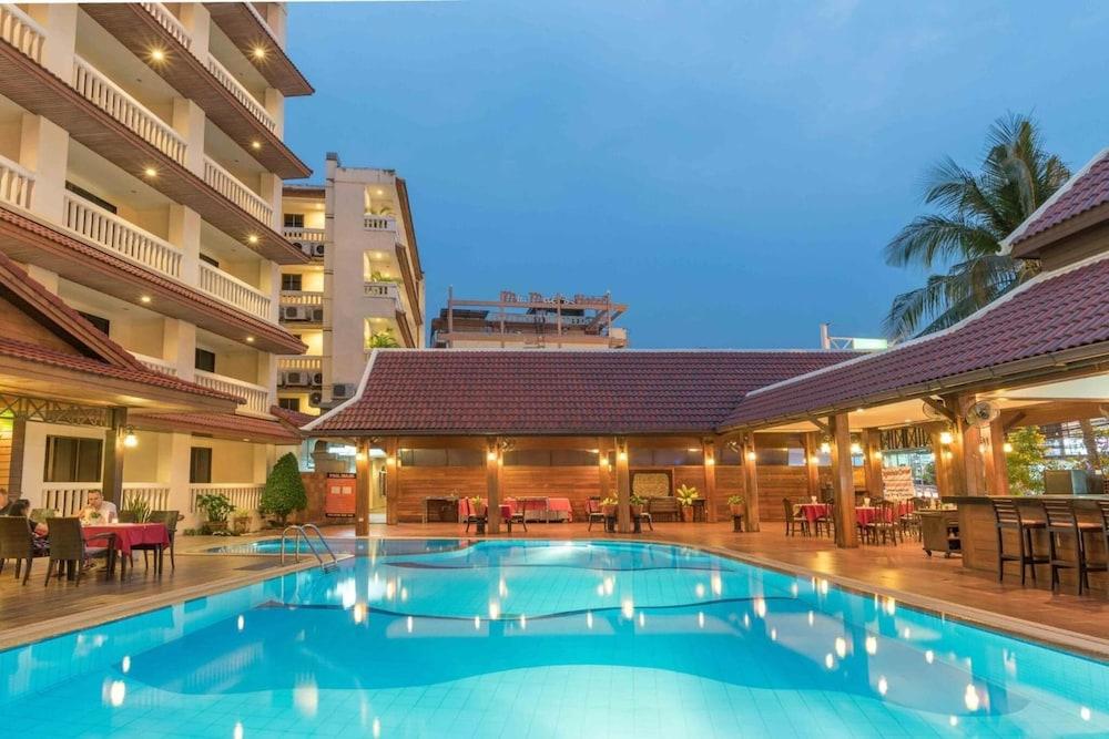 The Residence Garden Pattaya Esterno foto